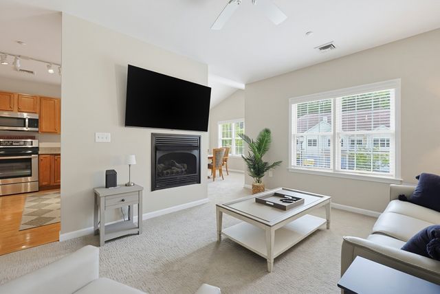 631 East Street C202, Mansfield, MA 02048