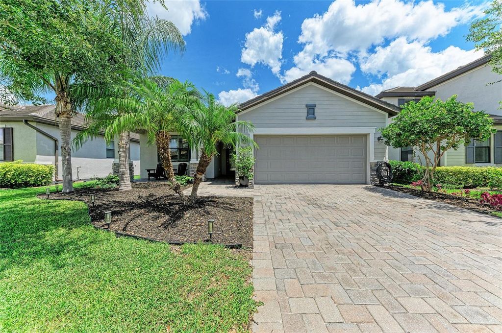 Image 1 of property listing at 11515 SWEETGRASS DRIVE, Bradenton, FL 34212