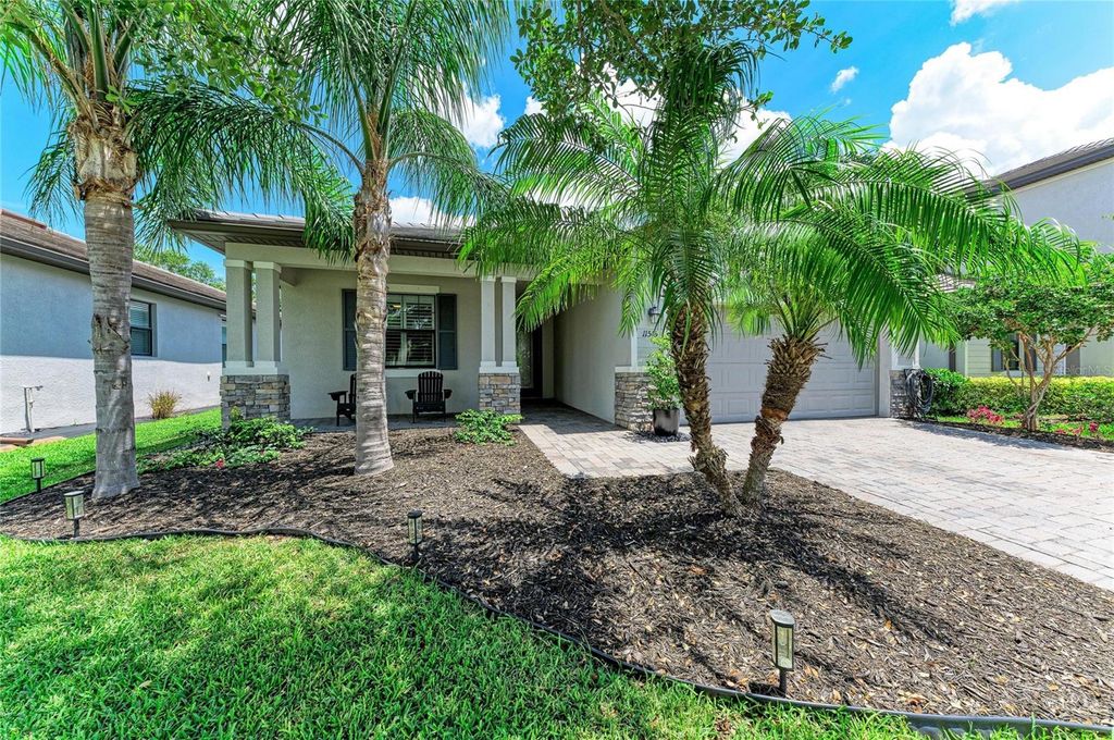 Image 2 of property listing at 11515 SWEETGRASS DRIVE, Bradenton, FL 34212
