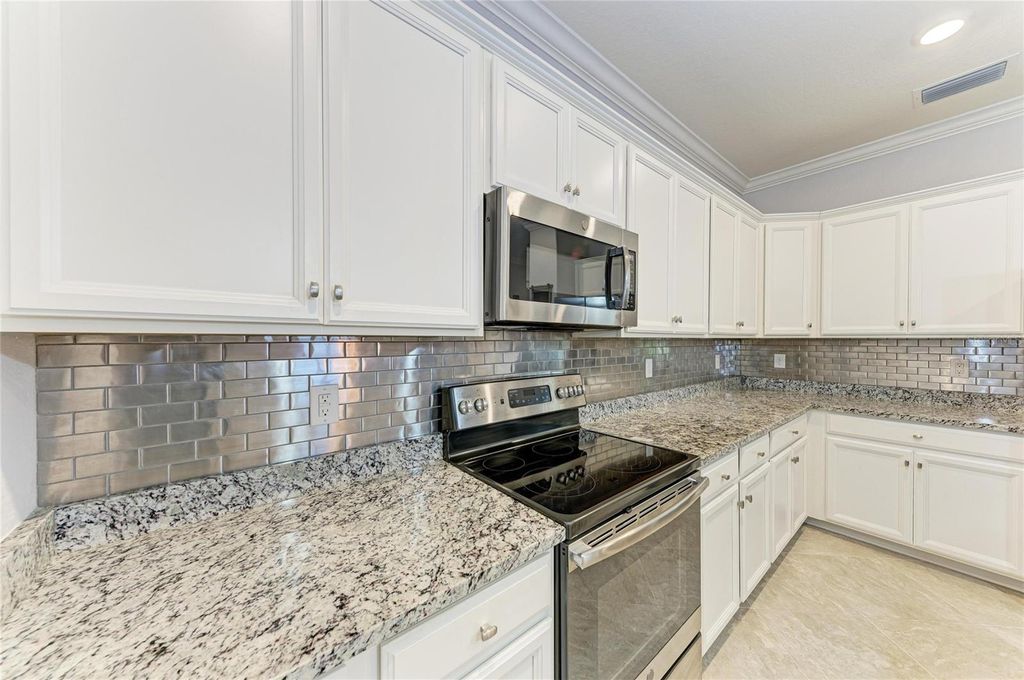 Image 17 of property listing at 11515 SWEETGRASS DRIVE, Bradenton, FL 34212