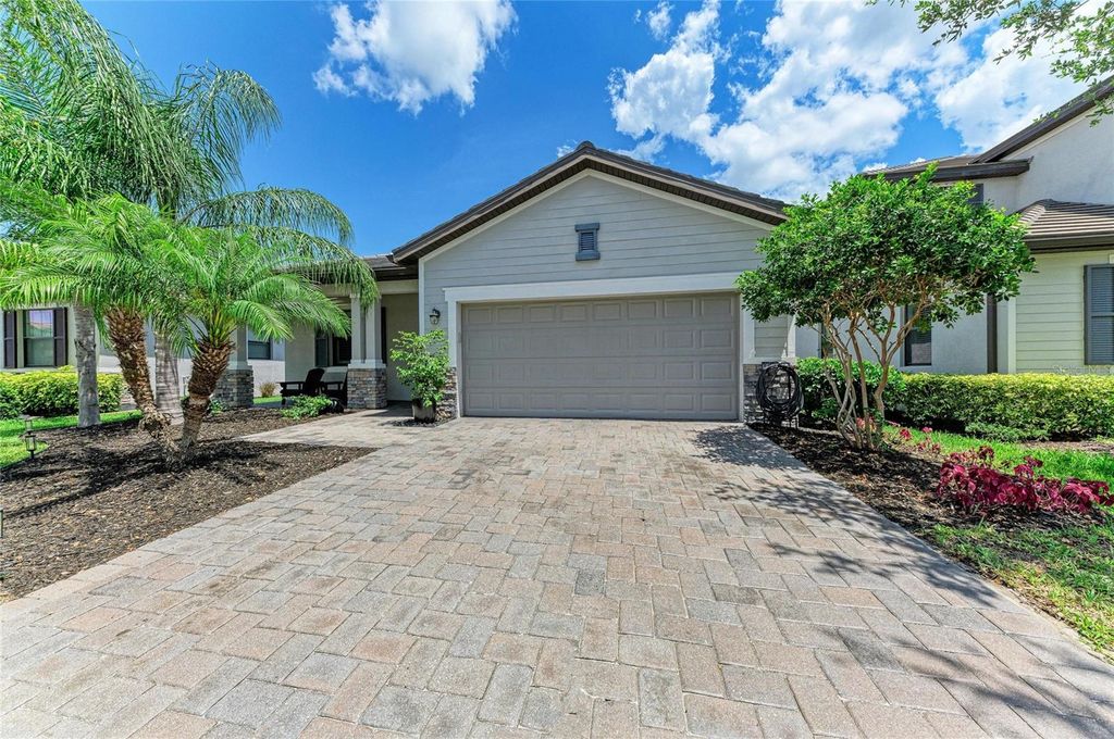 Image 3 of property listing at 11515 SWEETGRASS DRIVE, Bradenton, FL 34212