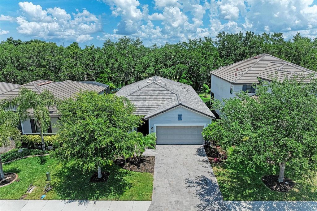 Image 4 of property listing at 11515 SWEETGRASS DRIVE, Bradenton, FL 34212