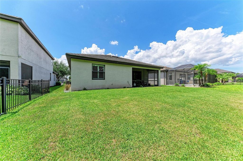 Image 37 of property listing at 11515 SWEETGRASS DRIVE, Bradenton, FL 34212