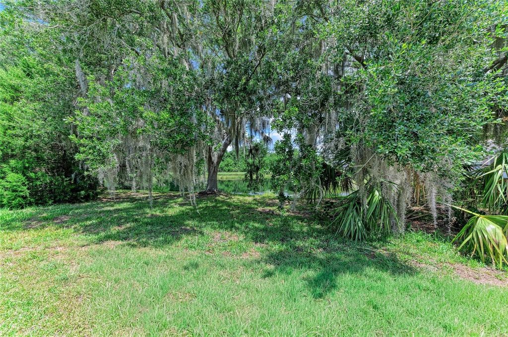 Image 38 of property listing at 11515 SWEETGRASS DRIVE, Bradenton, FL 34212