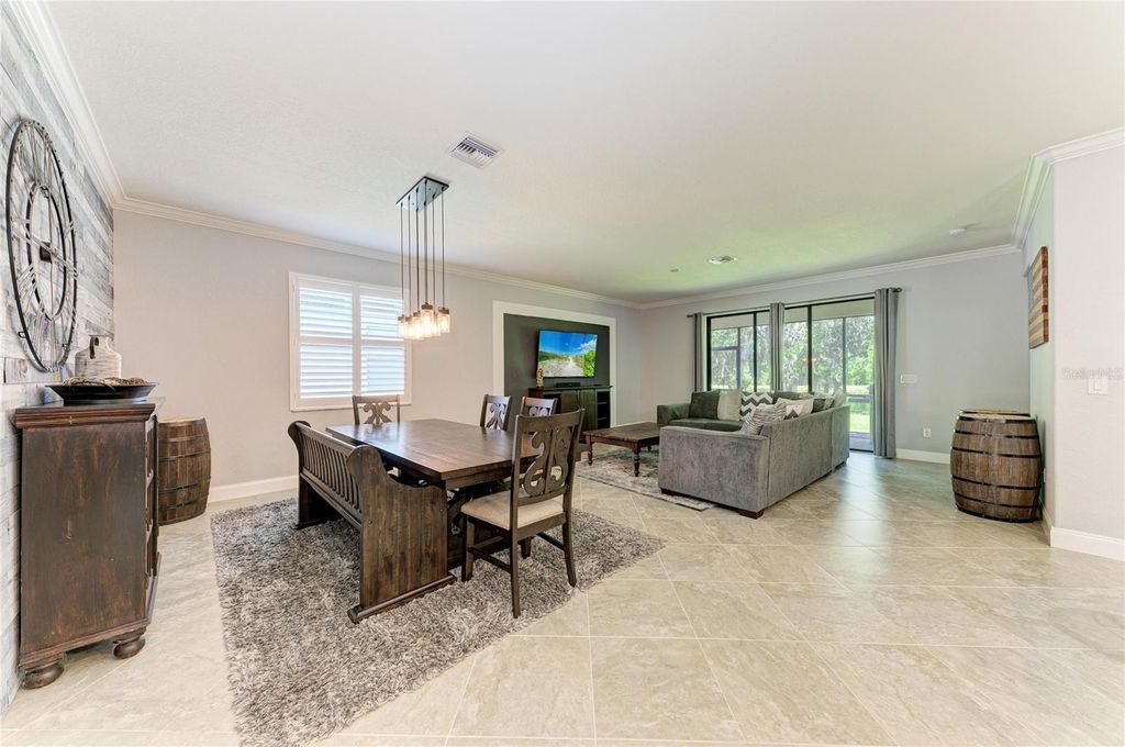 Image 7 of property listing at 11515 SWEETGRASS DRIVE, Bradenton, FL 34212
