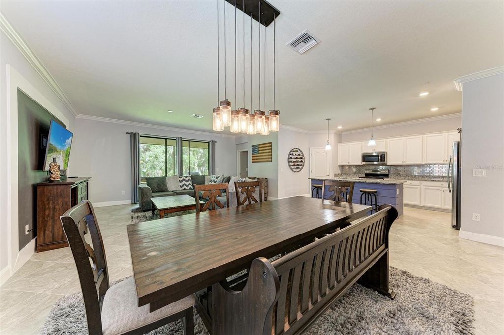 Image 9 of property listing at 11515 SWEETGRASS DRIVE, Bradenton, FL 34212