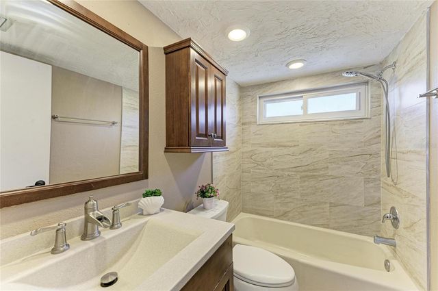 108 70TH STREET NW, Bradenton, FL 34209