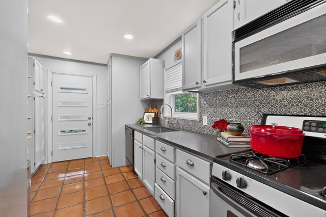 6718 Santa Anita Drive, Dallas, TX 75214