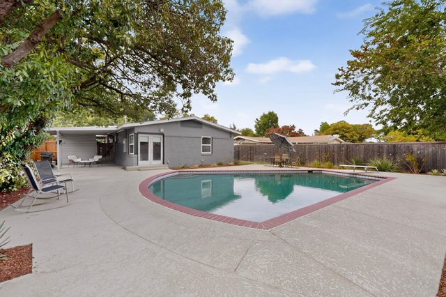 6718 Santa Anita Drive, Dallas, TX 75214
