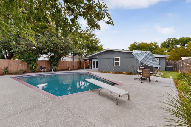 6718 Santa Anita Drive, Dallas, TX 75214
