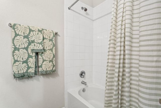 2072 Port Ellen DR, Round Rock, TX 78664