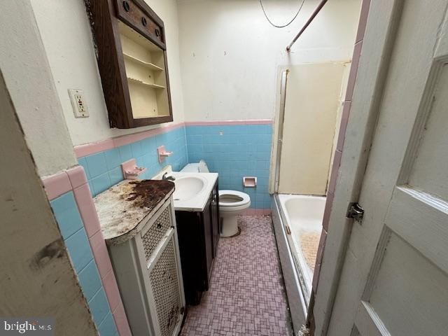 2603 S SHIELDS ST, Philadelphia, PA 19142