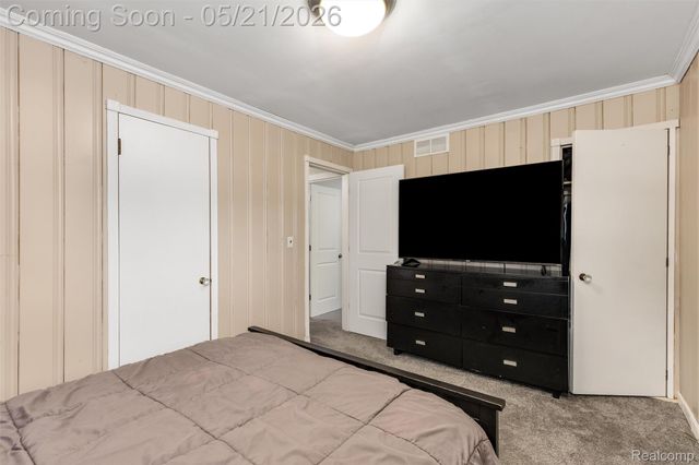 34685 Bridgeman Street, Farmington Hills, MI 48335