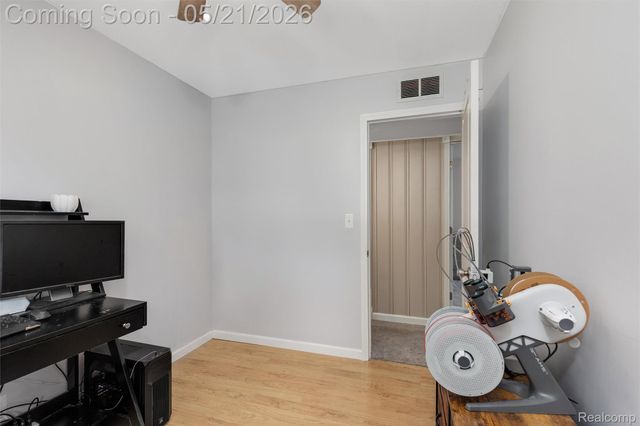 34685 Bridgeman Street, Farmington Hills, MI 48335