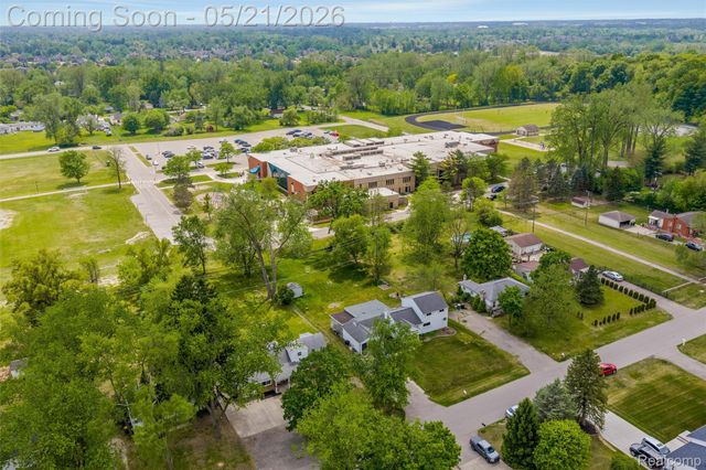 34685 Bridgeman Street, Farmington Hills, MI 48335
