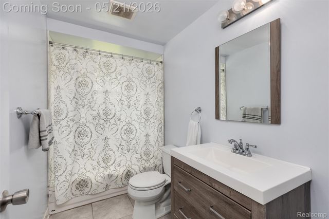 34685 Bridgeman Street, Farmington Hills, MI 48335