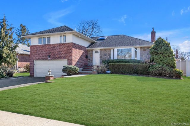 5 Hillvale Road, Syosset, NY 11791