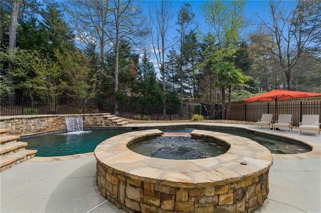 3960 Bonnett Creek Lane, Hoschton, GA 30548