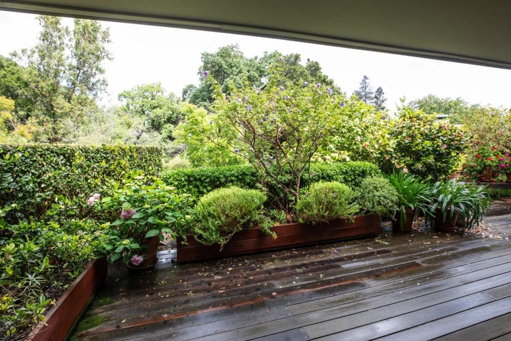 Image 10 of property listing at 37 Deep Well Lane, Los Altos, CA 94022