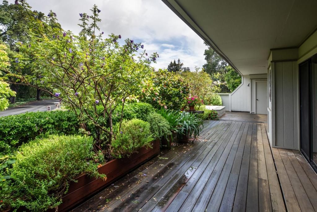 Image 11 of property listing at 37 Deep Well Lane, Los Altos, CA 94022
