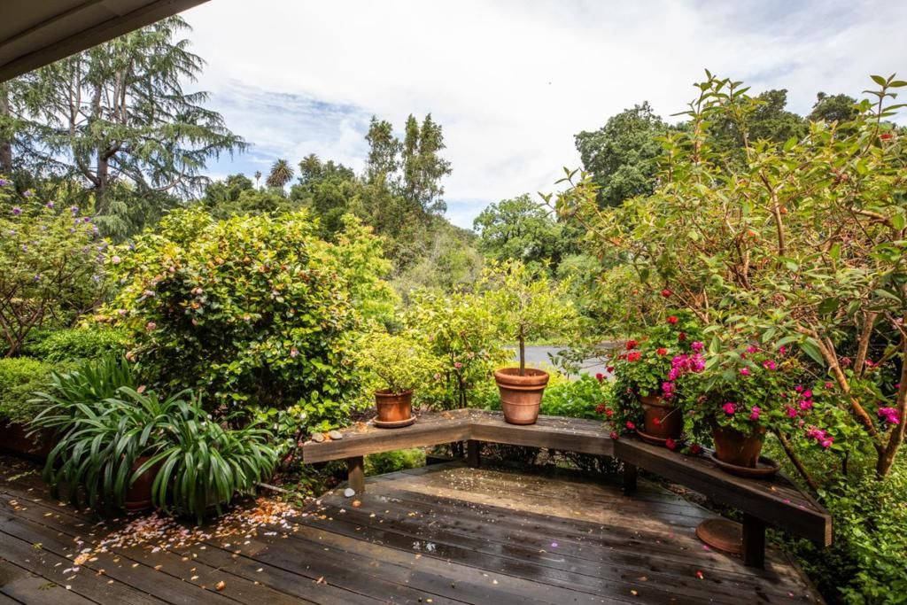 Image 12 of property listing at 37 Deep Well Lane, Los Altos, CA 94022