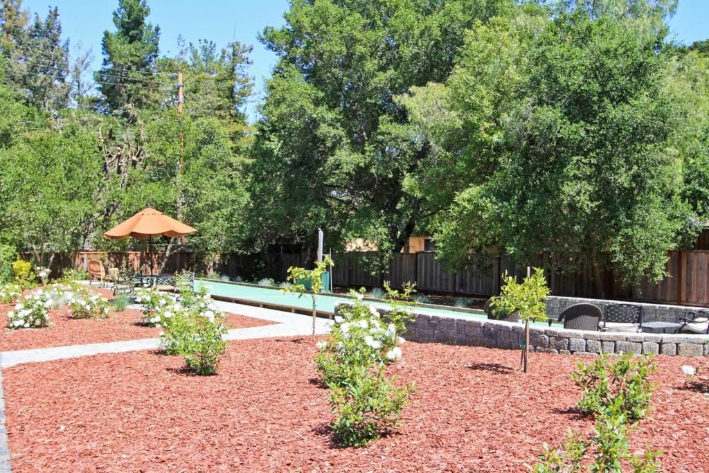 Image 16 of property listing at 37 Deep Well Lane, Los Altos, CA 94022