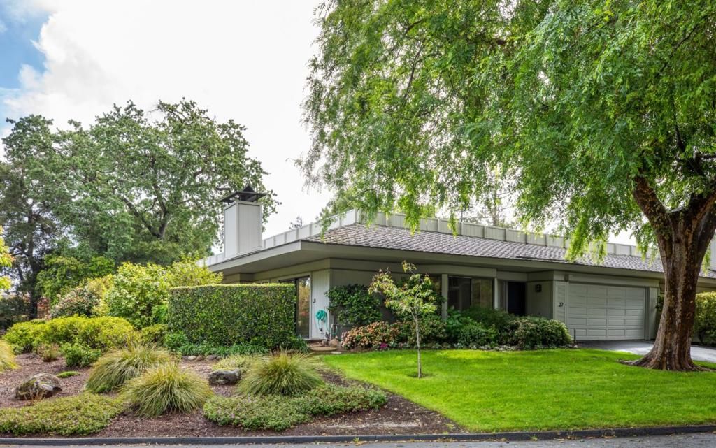 Image 2 of property listing at 37 Deep Well Lane, Los Altos, CA 94022