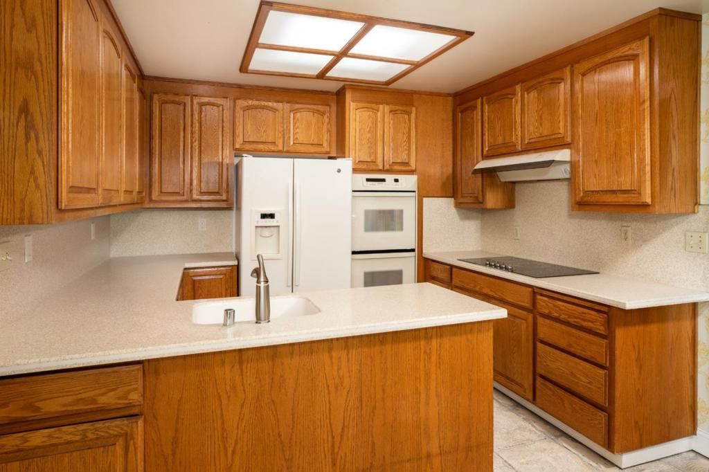 Image 5 of property listing at 37 Deep Well Lane, Los Altos, CA 94022