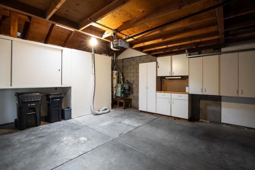 Image 9 of property listing at 37 Deep Well Lane, Los Altos, CA 94022