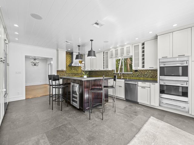 2709 NE 30th St, Fort Lauderdale, FL 33306