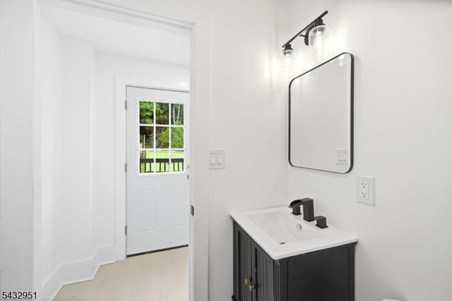 89 High St, Newton Town, NJ 07860