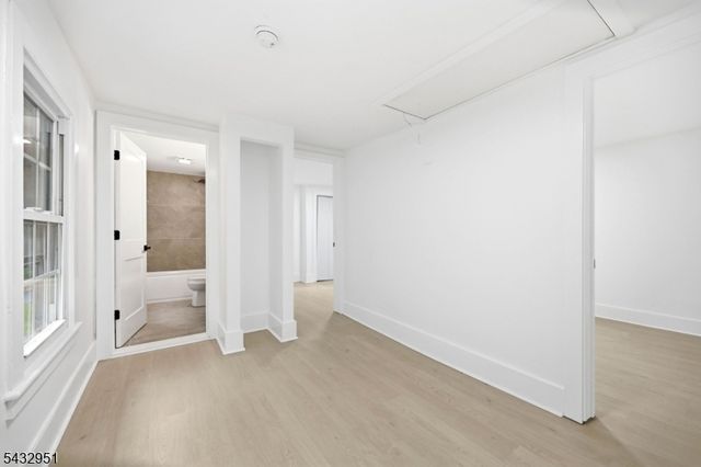 89 High St, Newton Town, NJ 07860