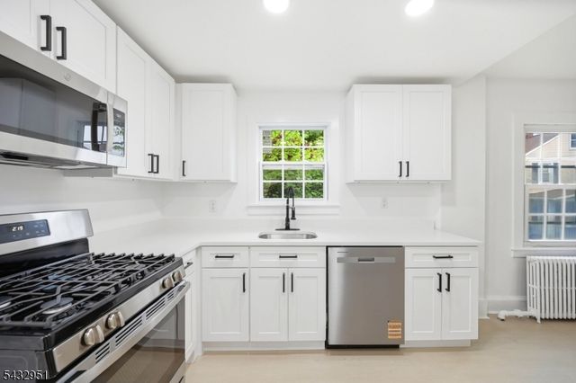 89 High St, Newton Town, NJ 07860