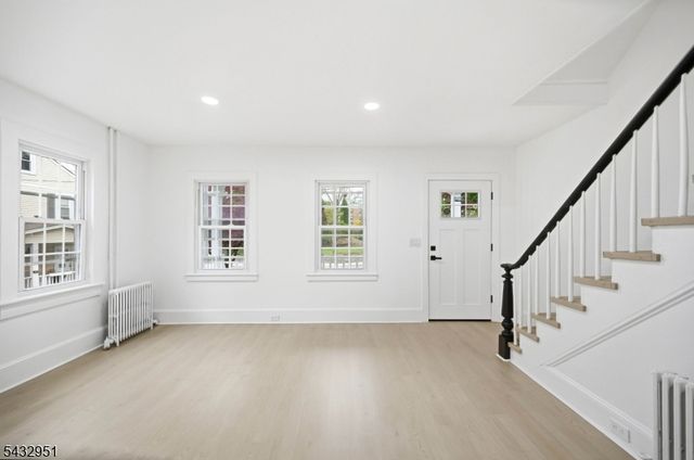 89 High St, Newton Town, NJ 07860