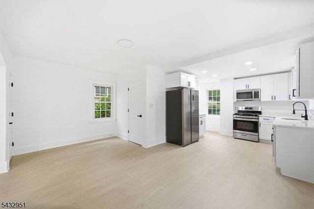 89 High St, Newton Town, NJ 07860