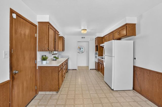 7335 Lindale Dr, Sacramento, CA 95828