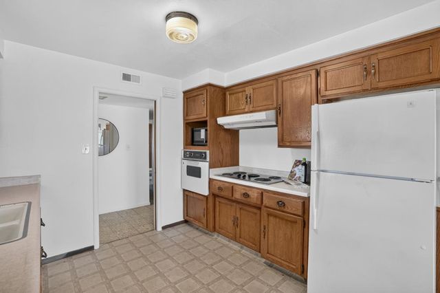 7335 Lindale Dr, Sacramento, CA 95828