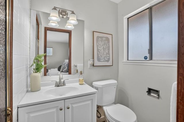 7335 Lindale Dr, Sacramento, CA 95828