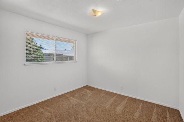 7335 Lindale Dr, Sacramento, CA 95828