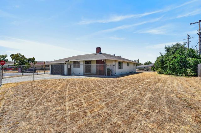 7335 Lindale Dr, Sacramento, CA 95828