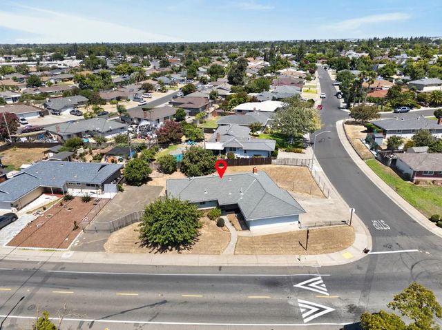 7335 Lindale Dr, Sacramento, CA 95828