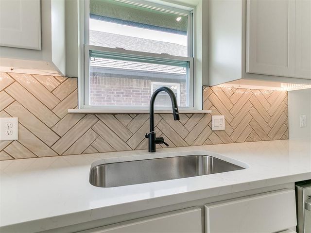1105 SW 139th Terrace, Oklahoma City, OK 73170