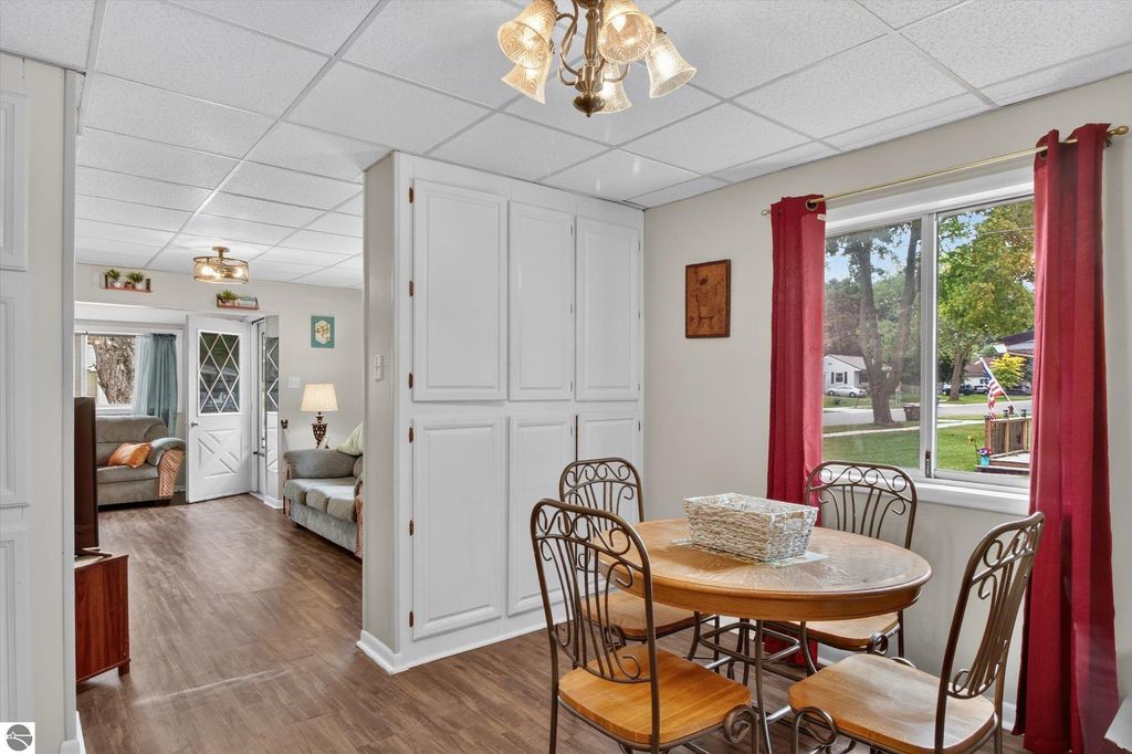 Image 11 of property listing at 1215 Rosedale Street, Alma, MI 48801