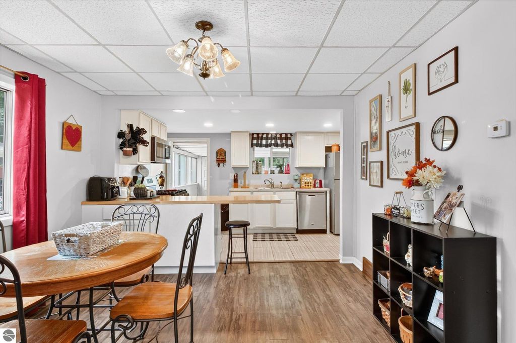 Image 12 of property listing at 1215 Rosedale Street, Alma, MI 48801