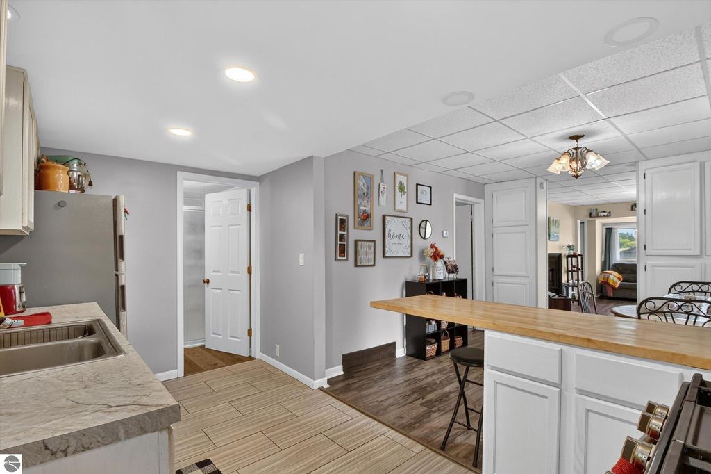 Image 16 of property listing at 1215 Rosedale Street, Alma, MI 48801