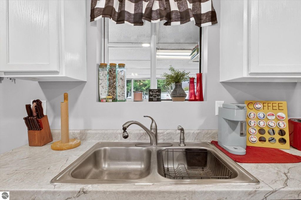 Image 17 of property listing at 1215 Rosedale Street, Alma, MI 48801