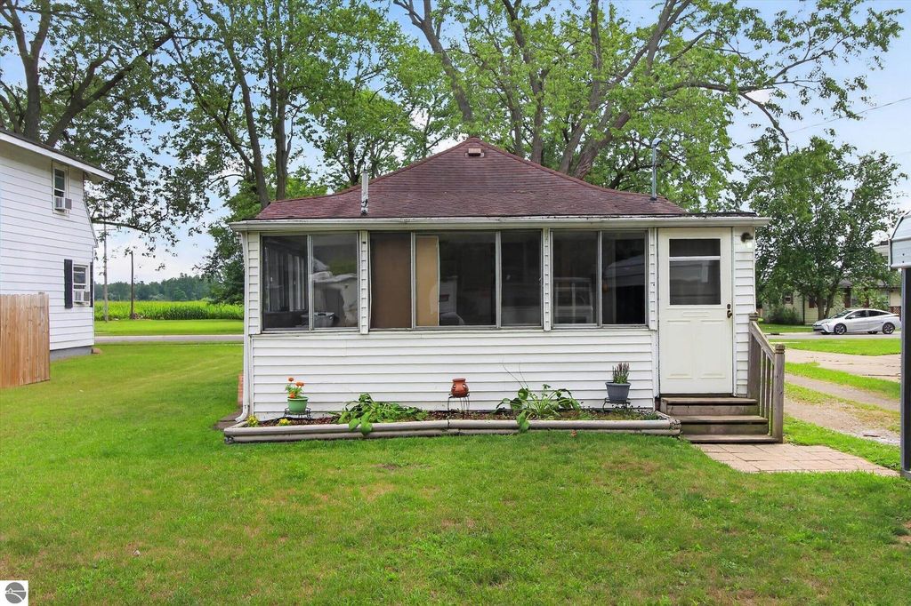 Image 27 of property listing at 1215 Rosedale Street, Alma, MI 48801