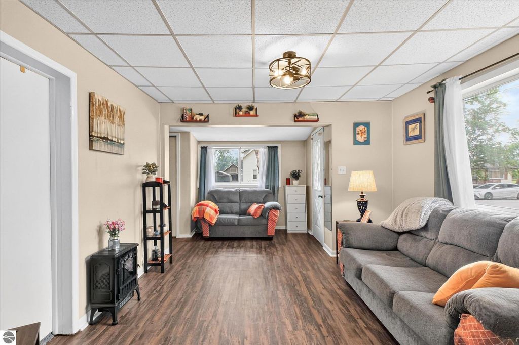 Image 9 of property listing at 1215 Rosedale Street, Alma, MI 48801