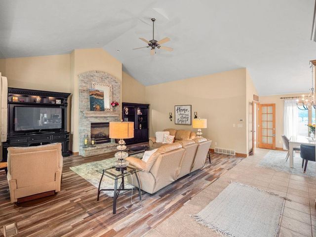 2703 E CORRIDOR DRIVE, Appleton, WI 54913