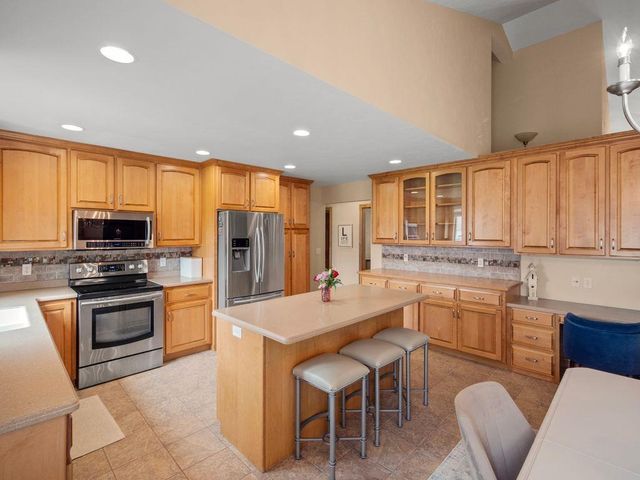 2703 E CORRIDOR DRIVE, Appleton, WI 54913